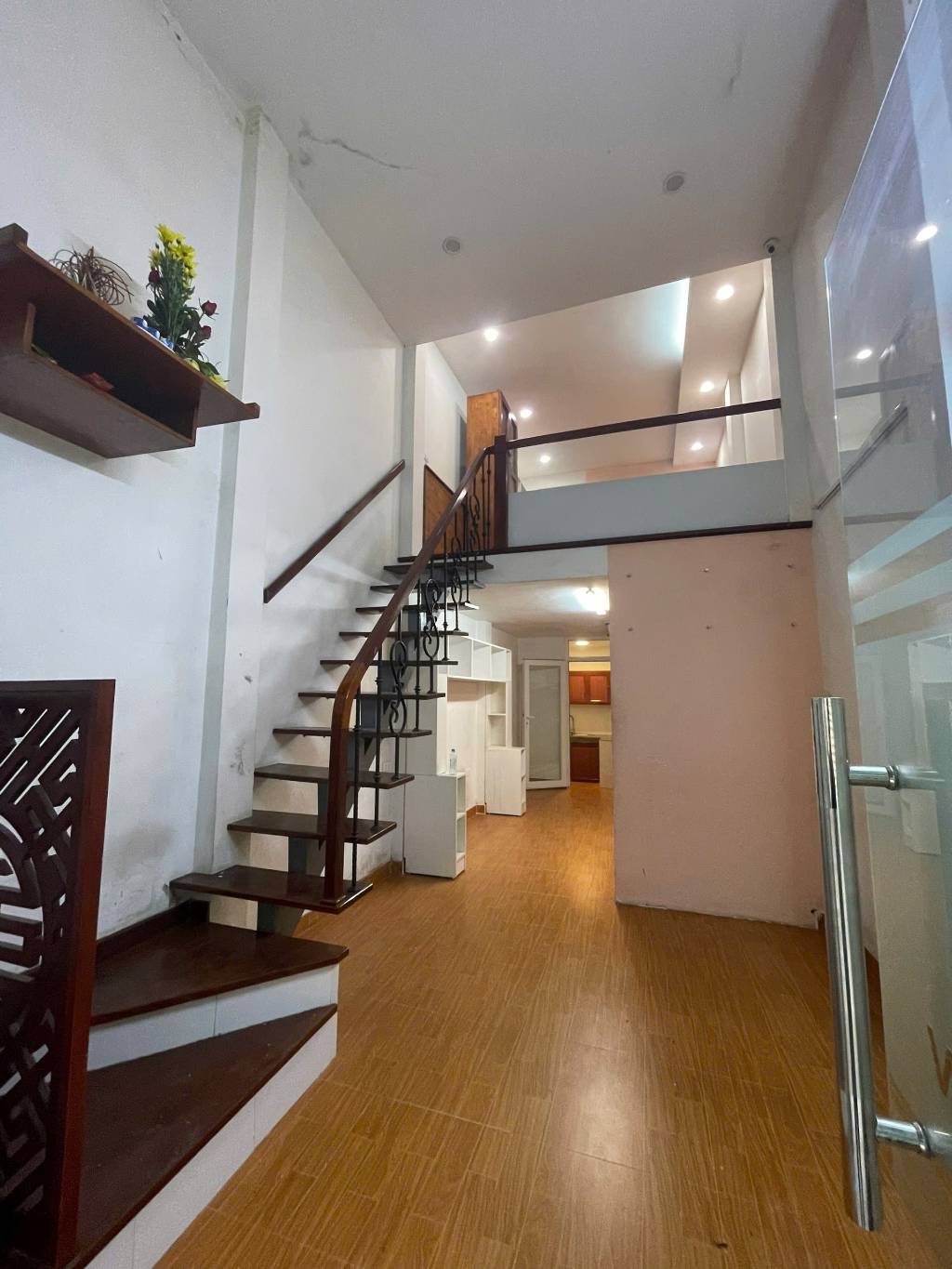 Bán 35m2 đất tặng nhà tại Văn Quán Trần Phú Hà Đông, 10 tỷ. Gần hồ, Ngõ oto. Lh 0922979333